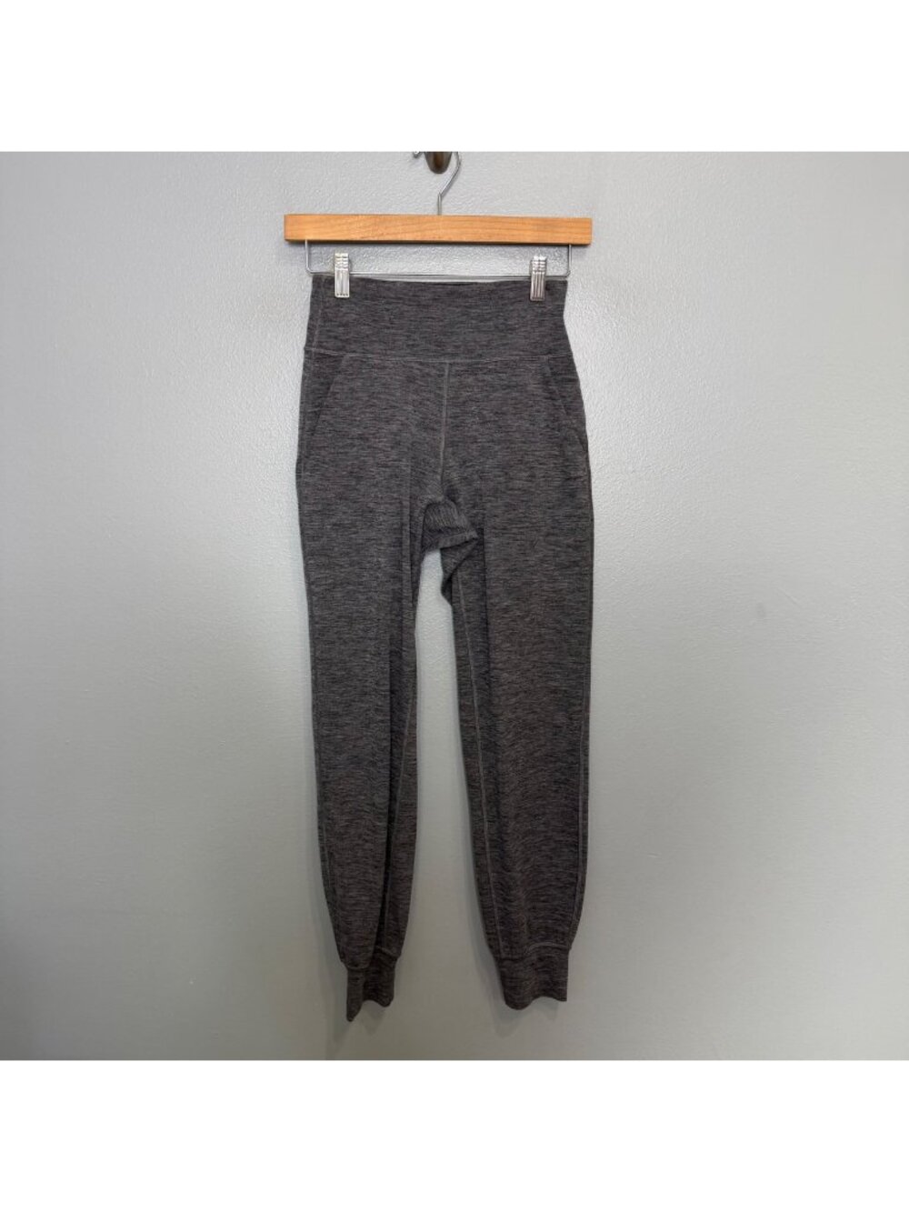 LULULEMON Align Jogger 28" in Heathered Black size 4
